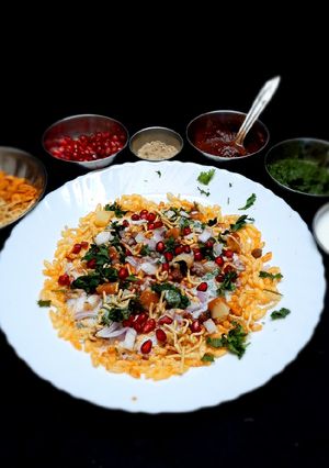 ભેળ (Bhel Recipe In Gujarati) રેસીપી મુખ્ય ફોટો