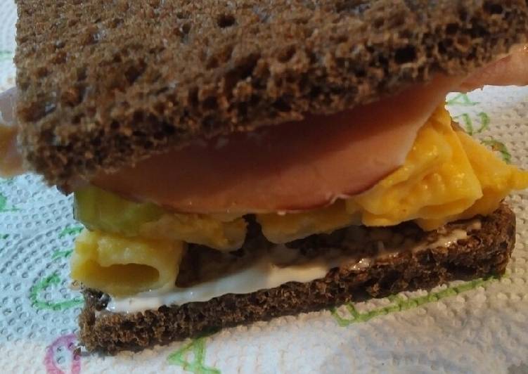 Steps to Make Quick Mac and Cheese on Pumpernickel