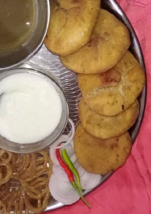 प्याज और छैना के कचौड़ी गेहूं के आटे की रेसिपी मुख्य फोटो