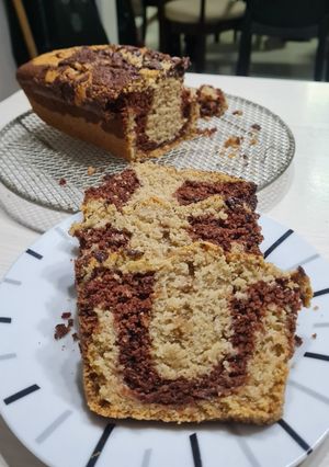 Una foto de Budín vegano marmolado