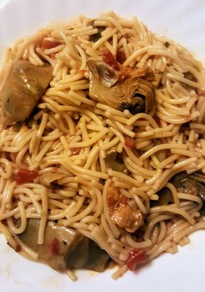 Una foto de Guiso de fideos con alcachofas