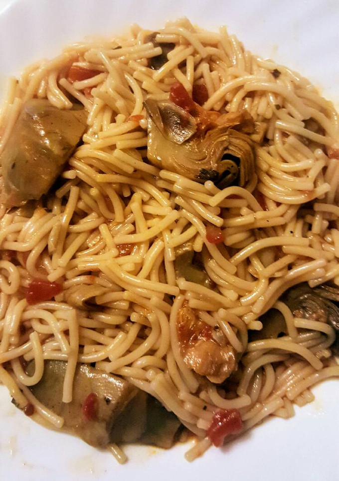 Una foto de Guiso de fideos con alcachofas