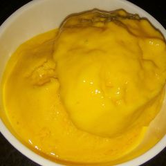 A picture of Mango frozen yogurt ice cream.