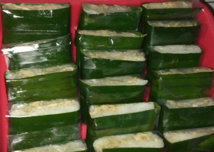 Bagaimana mengolah Lemper isi ayam yang Bikin Ngiler