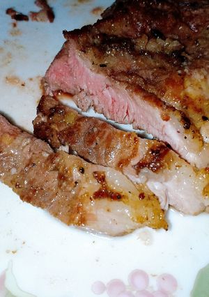 Hình của món Bò bít tết đơn giản.