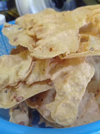 Cara Membuat Peyek kacang + daun jeruk Ekonomis Untuk Dijual