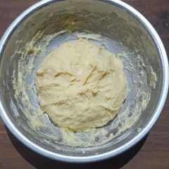 A picture of Adonan Dasar Roti Tanpa Ulen Dengan Minyak.