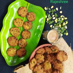 A picture of Makai Methi Vada.