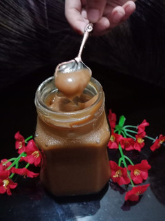 A picture of Caramel sauce.