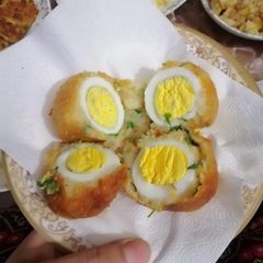 A picture of Egg stuffing.