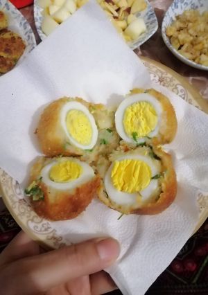 A picture of Egg stuffing.