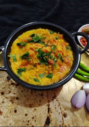 A picture of Kathiyawadi Sev Tomato Sabji.