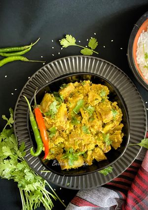 A picture of Echore Bhapa (Raw Jackfruit Curry - Bong style).