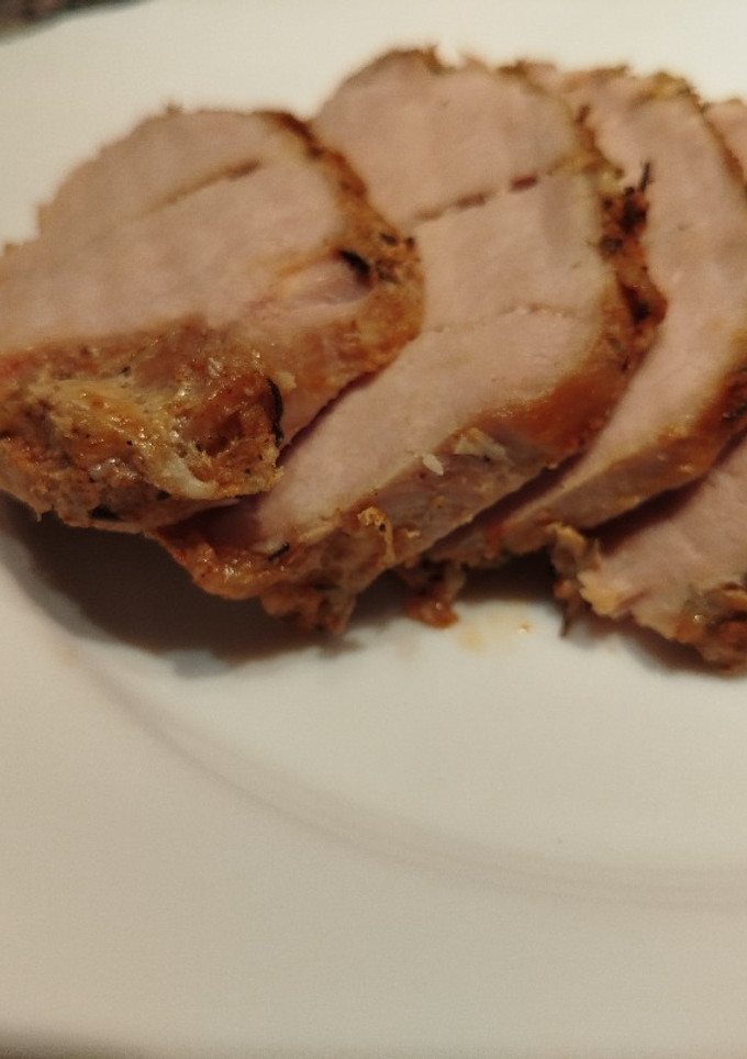 Una foto de Lomo de cerdo entero macerado y al horno