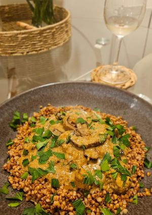 A picture of Chicken in Creamy Mushroom Sauce with Buckwheat.