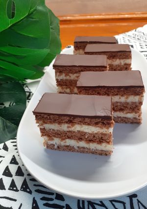 Kókuszkrémes-mézes szelet recept fotója