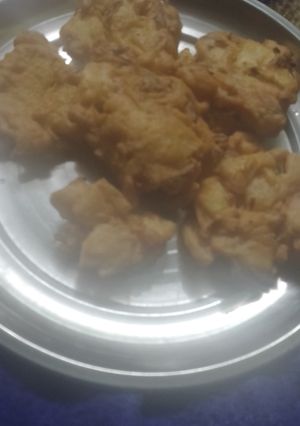 आलू प्याज़ के पकौड़े (aloo pyaz ke pakode recipe in Hindi) रेसिपी मुख्य फोटो