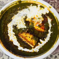 A picture of Shahi Palak Paneer.