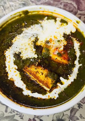 A picture of Shahi Palak Paneer.