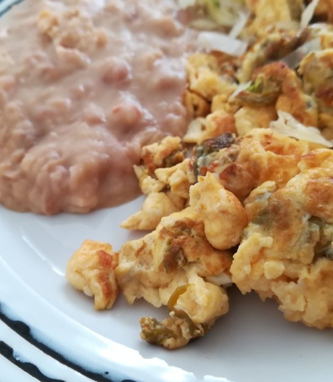 Una foto de Huevo 🥚 con Flor de Calabaza
