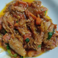 A picture of Lachaa gosht karahi.