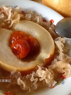 銀耳桔蜜燉水梨-電鍋版 的食譜成品照片