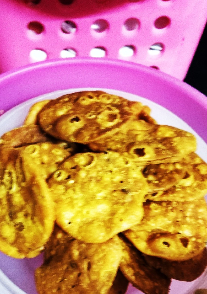 मठरी(Mathri Recipe in hindi) रेसिपी मुख्य फोटो