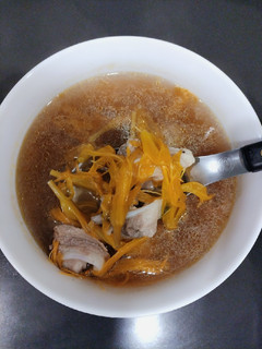 金針排骨湯(家常好湯)(簡單料理)(常備材料)(清冰箱料理)(省錢料理) 的食譜成品照片