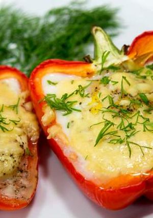 Фото ЯЙЦА ЗАПЕЧЕННЫЕ В ПЕРЦЕ ПОД СЫРОМ \ Вкусный и полезный завтрак \ Перец в духовке с яйцами.