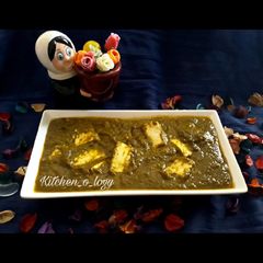 A picture of Palak Paneer.