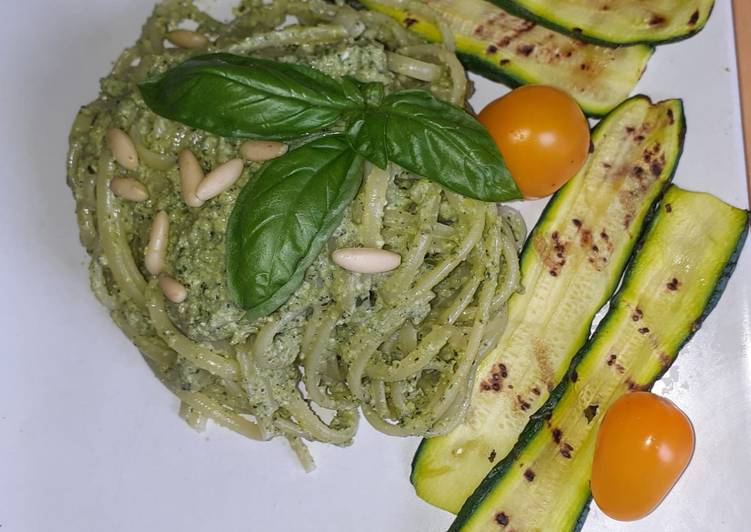 Easiest Way to Make Homemade Linguine al pesto di zucchine..😋😋