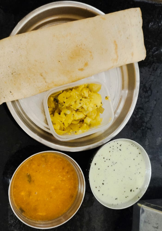 મસાલા ઢોસા (Masala Dosa Recipe In Gujarati) રેસીપી મુખ્ય ફોટો
