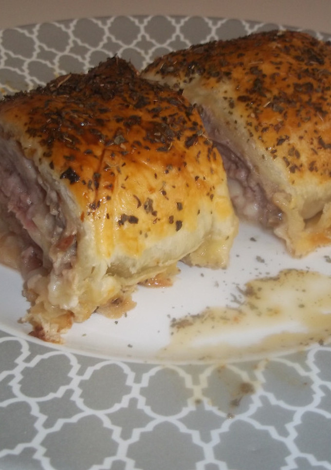 Una foto de Solomillo de cerdo relleno y envuelto en hojaldre al horno