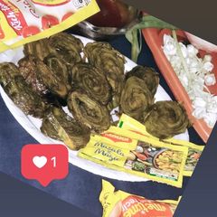 A picture of Yum Arbi ke patte ke patode.