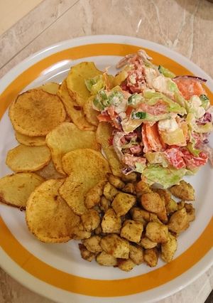 Gyros salátával és újragondolt krumplival recept fotója