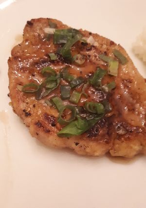 A picture of Honey Garlic Porkchops.