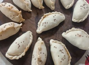 Una foto de Empanadas Calientes Que Queman los Dientes!!!