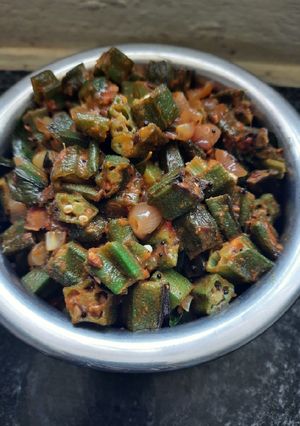 வெண்டைக்காய் பொரியல் செய்முறை முக்கிய புகைப்படம்