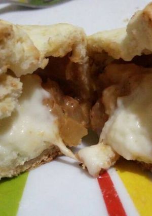 Una foto de Empanadas de choclo cremoso y queso, con masa casera
