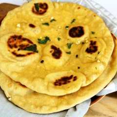 Una foto de Pan a la sartén, sin levadura, y casi sin amasado-Pan Naan