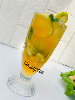 A picture of Apple mojito.