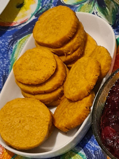 Una foto de Galletas de parmesano y chipotle para el aperitivo
