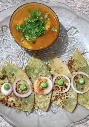 A picture of Green peas paratha.