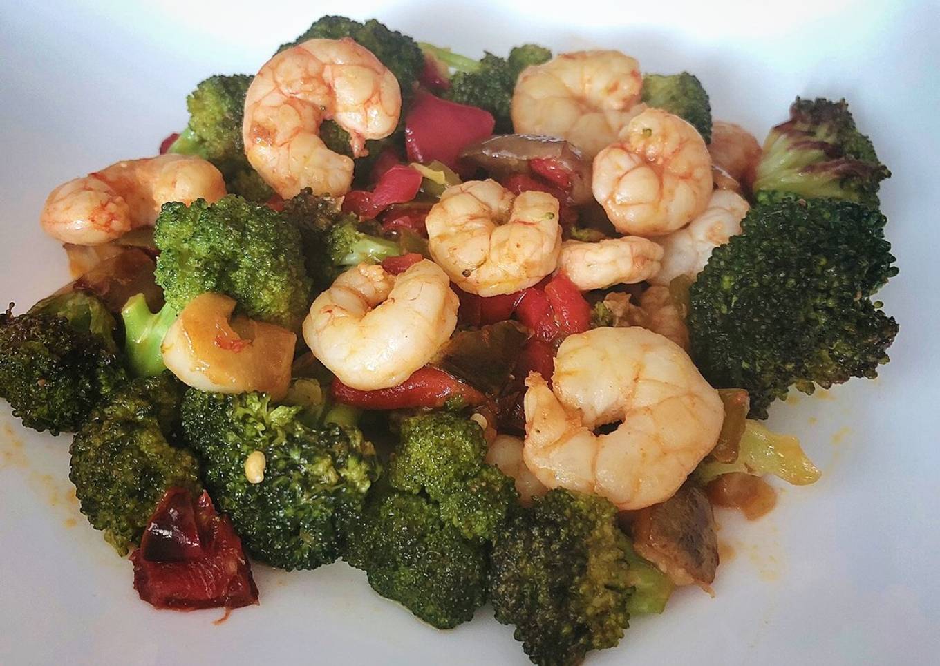 Salteado de gambitas con verduras