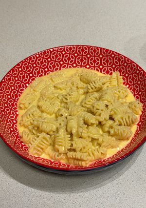 A picture of Mac and Cheese.