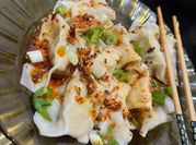 Gambar wonton ayam chili oil