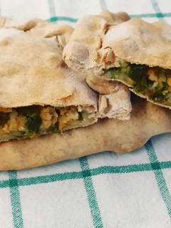 Foto di Mini calzoni con porri, salsicce vegetali e patate