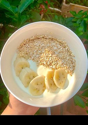 Hình của món Sữa chua+ yến mạch+ chuối 🍌👀.