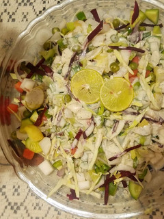 A picture of Salad with sauce 🥗.