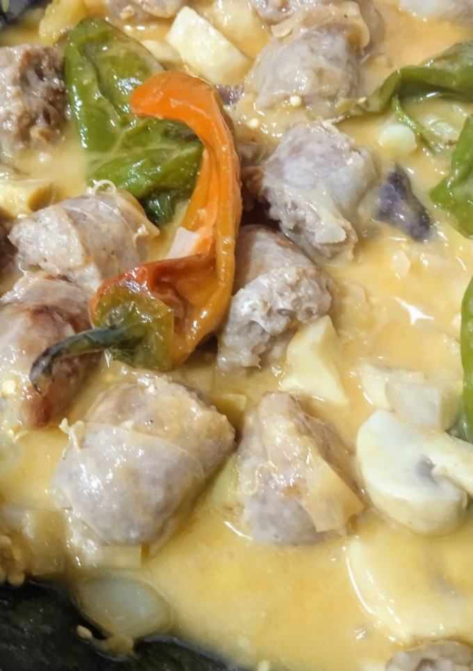 Una foto de Longanizas con pimientos del Padrón